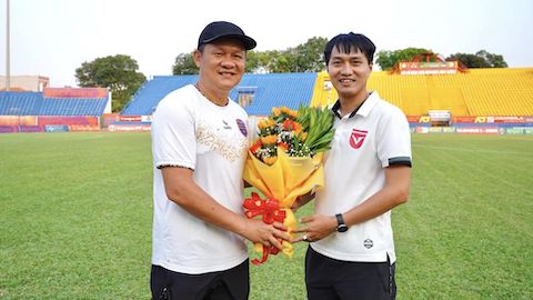 Màn ra mắt hơn cả mong đợi của HLV Nguyễn Quốc Tuấn và cựu tuyển thủ Lê Quang Hùng
